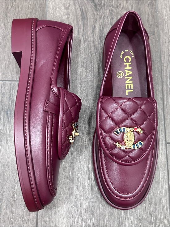 CHANEL Shoes - NEW 2026 CHANEL BURGUNDY LEATHER LOAFERS OXFORD SHOES GOLD STRASS CC TURNLOCK 37